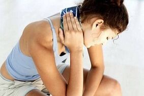 Symptomer an Behandlung vu Gebärmutterhals Osteochendrosis doheem
